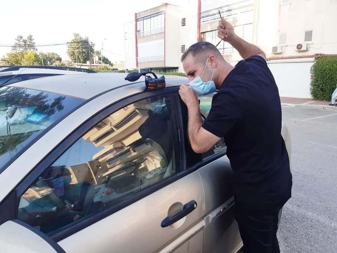 פריצת רכב בקצרין - אייל לוק מנעולן רכב בקצרין פורץ רכב נעול בחניון המרכזי ללא שום נזק