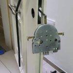 מתקין דלתות בנהריה